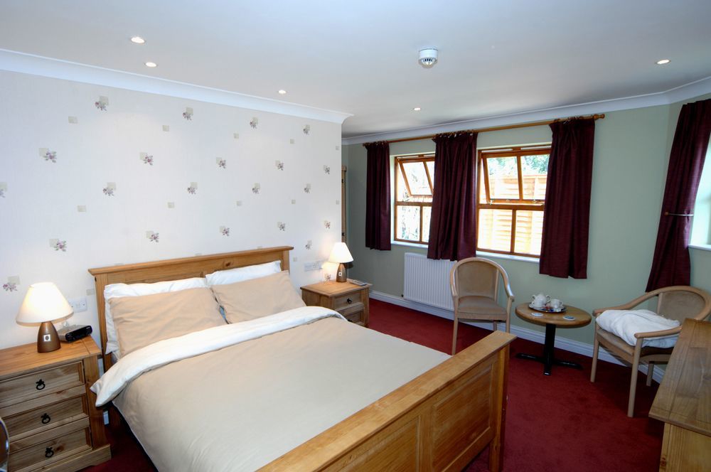 New Overlander Inn Penally Buitenkant foto